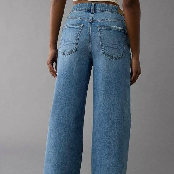 American Eagle Women's High-Waisted, Wide-Leg Jeans: Size 8 - Picture 2 of 2